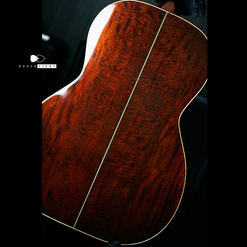 【SOLD】Huss & Dalton ooo-SP Custom Figured Mahogany